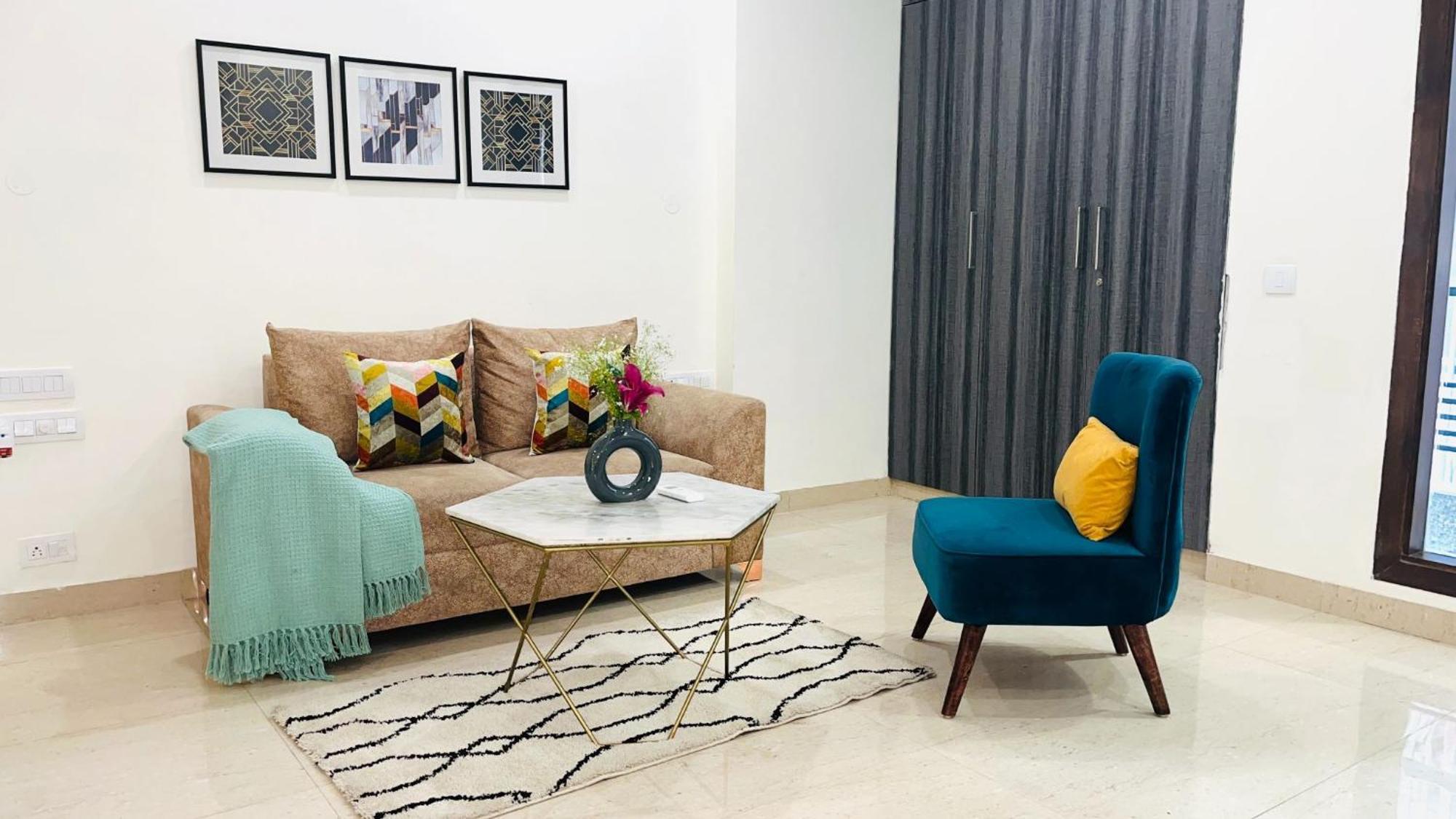 Bluo 1Bhk - Dlf Cybercity, Balcony, Lift, Parking Gurgaon Exterior photo